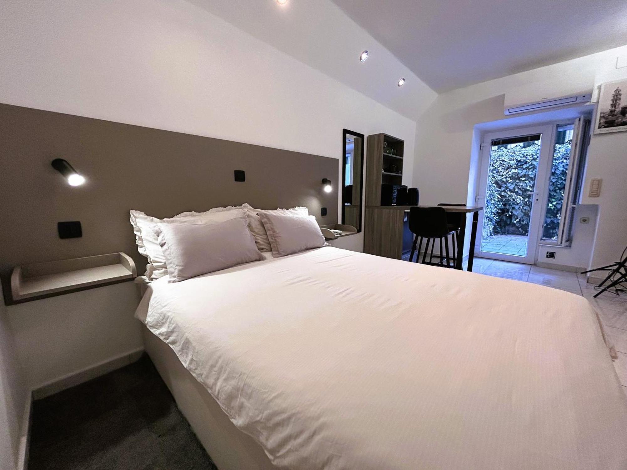 Apartments And Rooms Tudor Split Luaran gambar