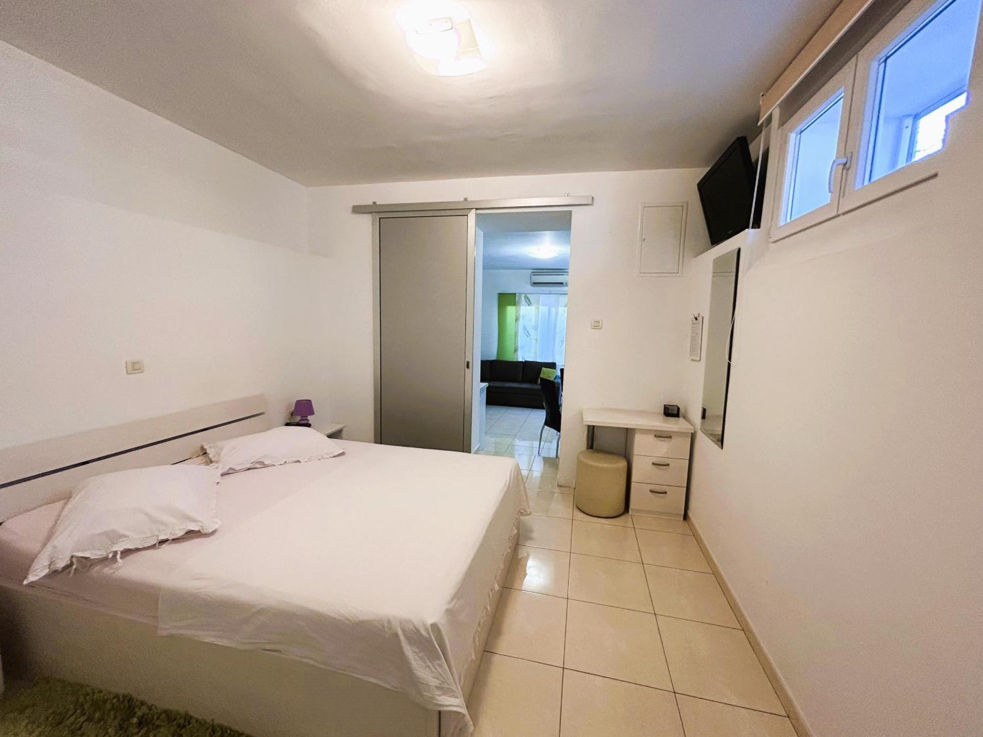Apartments And Rooms Tudor Split Luaran gambar