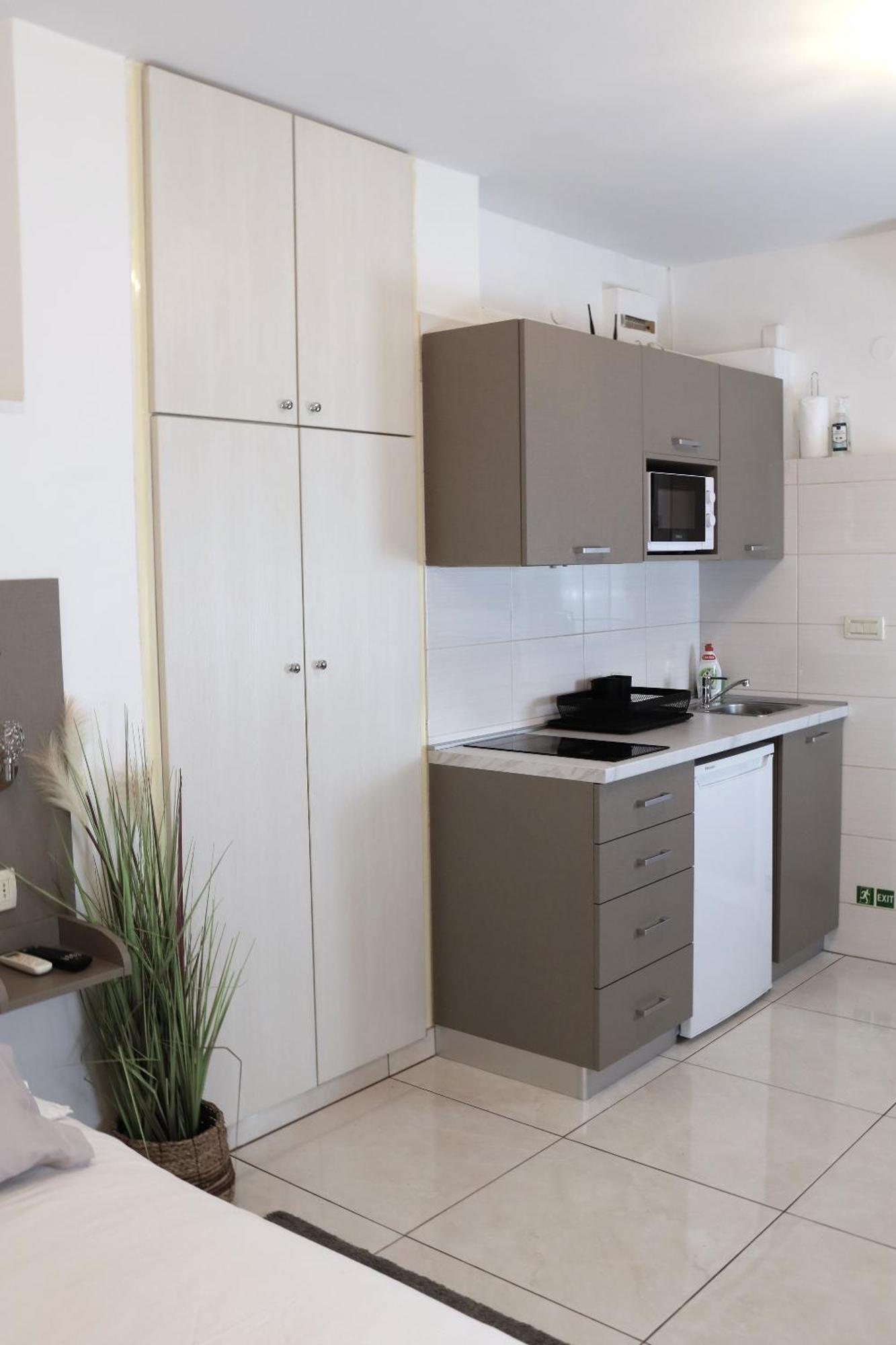 Apartments And Rooms Tudor Split Luaran gambar